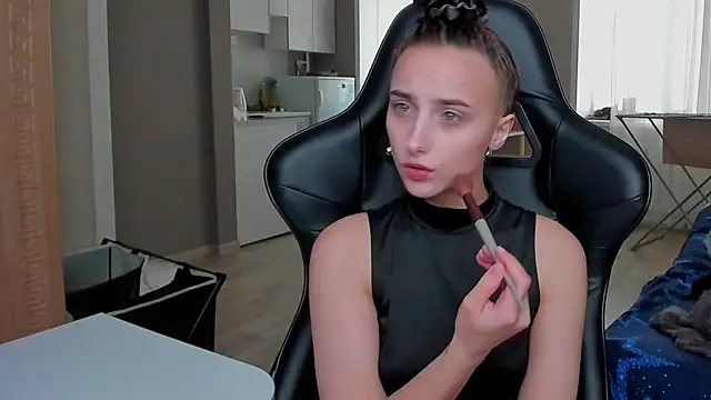 SilverDream online show from October 19, 2025, 11:33 am