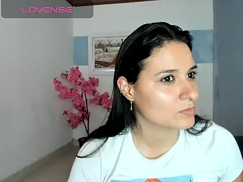 Snapshot of elena_jonees chatting on December 30, 2024, 7:11 pm elena jonees online show from December 30, 2024, 7:11 pm