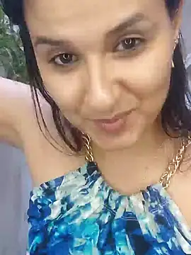 Snapshot of elena_jonees chatting on January 9, 2025, 9:47 pm elena jonees online show from January 9, 2025, 9:47 pm