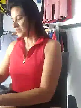 Snapshot of elena_jonees chatting on January 15, 2025, 6:29 pm elena jonees online show from January 15, 2025, 6:29 pm