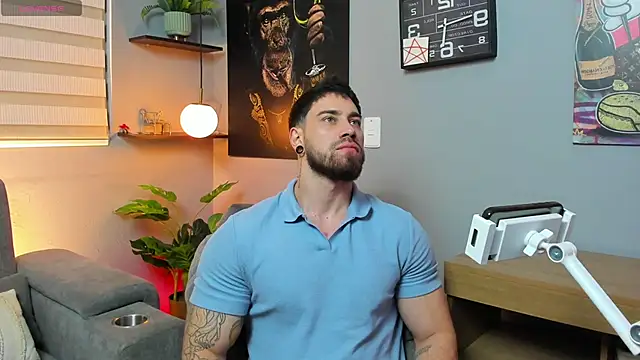 Snapshot of Giorgio-Leone chatting on June 17, 2026, 12:02 am Giorgio-Leone online show from June 17, 2026, 12:02 am