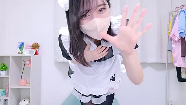 Yurie  online show from January 8, 2025, 11:10 am