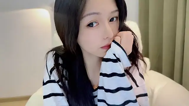 xiaodaibabyy online show from February 21, 2026, 2:40 pm