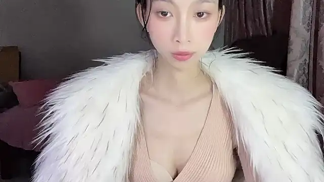 Lili-2 online show from February 18, 2025, 3:43 pm