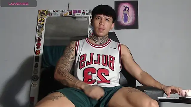 Snapshot of Nickhot0609 chatting on December 28, 2024, 10:44 pm Nickhot0609 online show from December 28, 2024, 10:44 pm