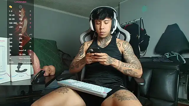 Snapshot of Nickhot0609 chatting on September 22, 2025, 11:40 pm Nickhot0609 online show from September 22, 2025, 11:40 pm