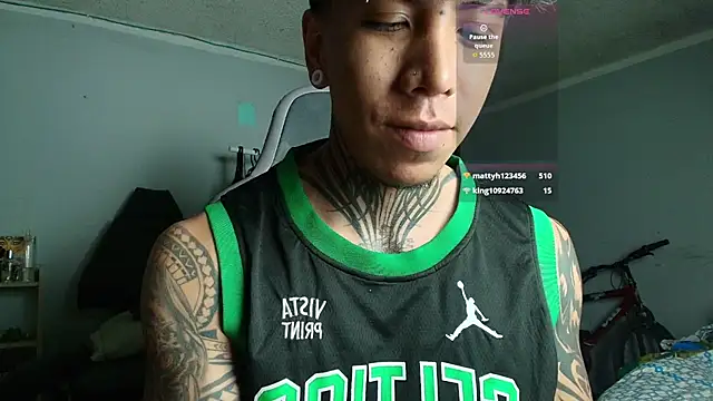 Snapshot of Nickhot0609 chatting on October 12, 2025, 4:55 am Nickhot0609 online show from October 12, 2025, 4:55 am