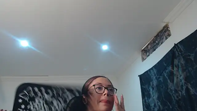 Snapshot of Madame_Shein_ chatting on March 31, 2026, 8:42 pm Madame Shein online show from March 31, 2026, 8:42 pm