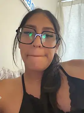 AleFantasy0001 online show from January 18, 2026, 8:01 pm