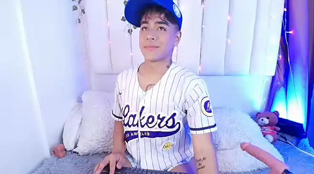 Snapshot of kiing_azahell chatting on January 17, 2025, 3:45 am kiing azahell online show from January 17, 2025, 3:45 am