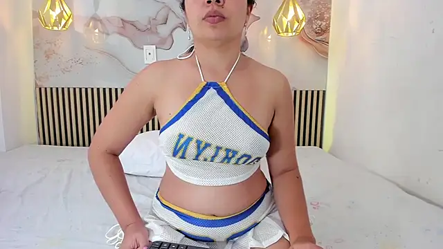 EvelynSweet1 online show from June 27, 2026, 8:14 pm