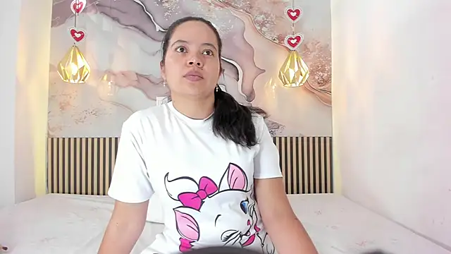 EvelynSweet1 online show from July 18, 2026, 8:23 pm