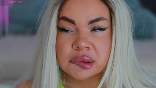 Snapshot of MissLilaa chatting on January 16, 2025, 9:37 am MissLilaa online show from January 16, 2025, 9:37 am