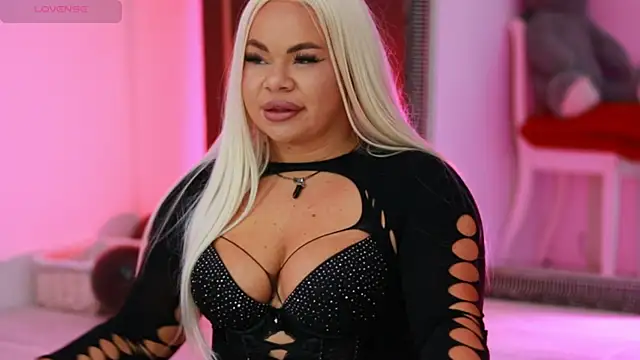 Snapshot of MissLilaa chatting on March 2, 2025, 5:47 pm MissLilaa online show from March 2, 2025, 5:47 pm