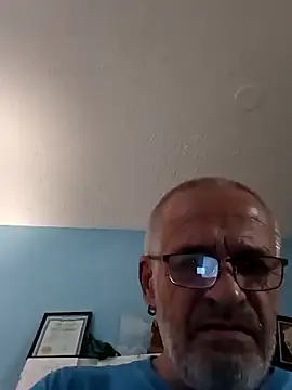 geilerschwanz64 online show from February 12, 2025, 2:03 am