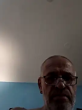 geilerschwanz64 online show from February 12, 2025, 8:18 pm