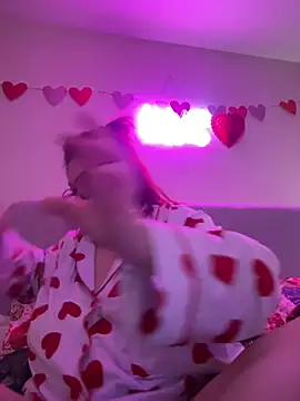 Snapshot of Tallulah-mae-xoxox chatting on February 12, 2025, 9:54 pm Tallulah-mae-xoxox online show from February 12, 2025, 9:54 pm