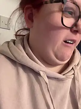 Snapshot of Tallulah-mae-xoxox chatting on March 6, 2025, 5:43 pm Tallulah-mae-xoxox online show from March 6, 2025, 5:43 pm