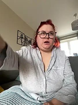 Snapshot of Tallulah-mae-xoxox chatting on March 17, 2025, 1:08 pm Tallulah-mae-xoxox online show from March 17, 2025, 1:08 pm