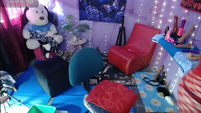 bigassruby45 online show from April 26, 2026, 3:32 pm