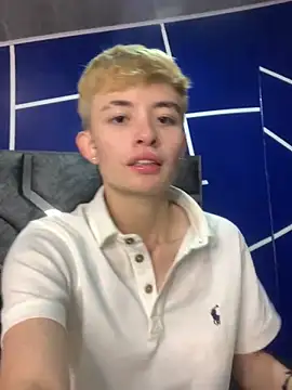 nico 18x online show from February 6, 2025, 2:55 am