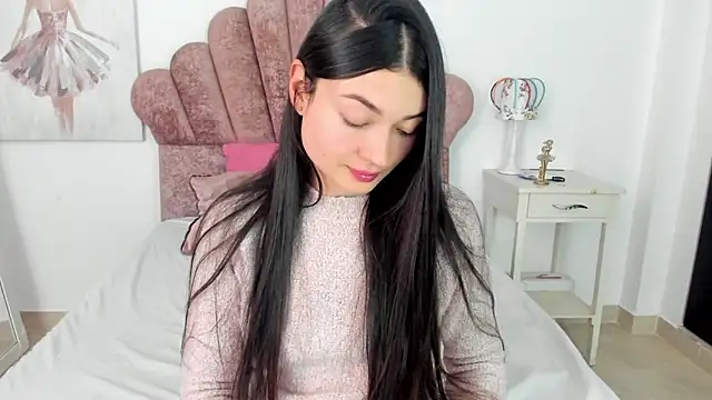 Snapshot of lauraparisi chatting on September 25, 2025, 9:40 pm lauraparisi online show from September 25, 2025, 9:40 pm