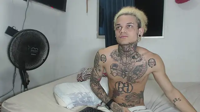 karitto  online show from December 4, 2024, 4:43 am