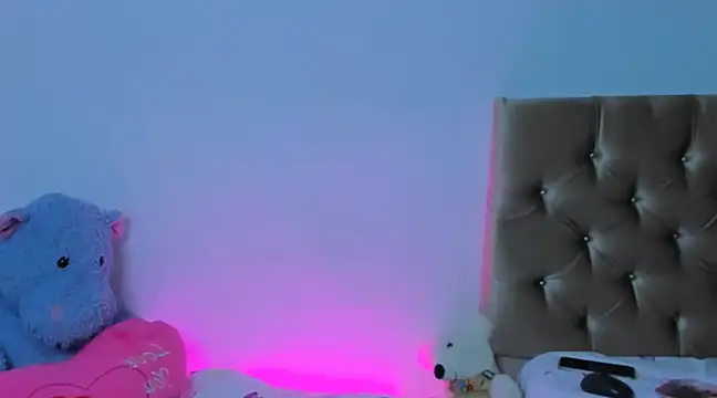 StassieBell online show from February 13, 2025, 4:00 am