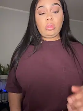 Snapshot of camiliaskye chatting on February 5, 2026, 6:07 am camiliaskye online show from February 5, 2026, 6:07 am