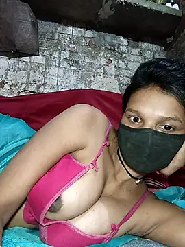 Snapshot of Hoty_girl_143 chatting on June 2, 2026, 1:29 am Hoty girl 143 online show from June 2, 2026, 1:29 am