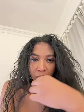 Snapshot of IamCrystal2 chatting on May 15, 2026, 11:45 pm IamCrystal2 online show from May 15, 2026, 11:45 pm