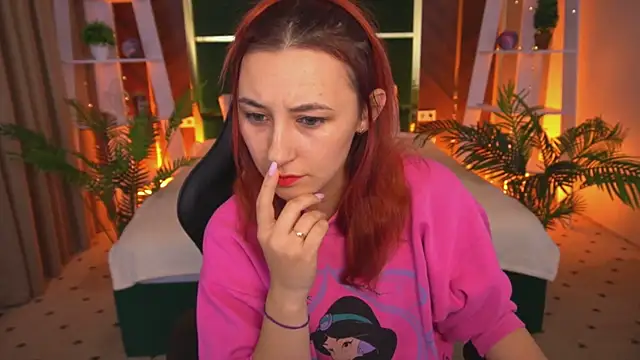 Snapshot of Roxy_Rayy chatting on November 28, 2025, 3:25 pm Roxy Rayy online show from November 28, 2025, 3:25 pm