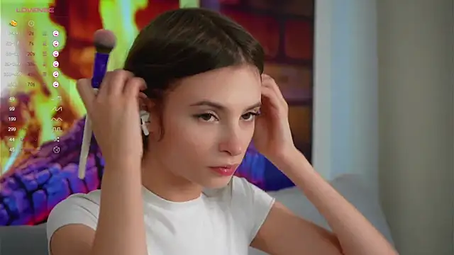 EvaLung777 online show from October 28, 2025, 9:13 am