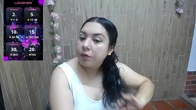 solyeria online show from March 6, 2025, 5:00 pm