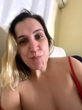 Snapshot of Bia_sexynovaes chatting on October 30, 2025, 1:18 am Bia sexynovaes online show from October 30, 2025, 1:18 am