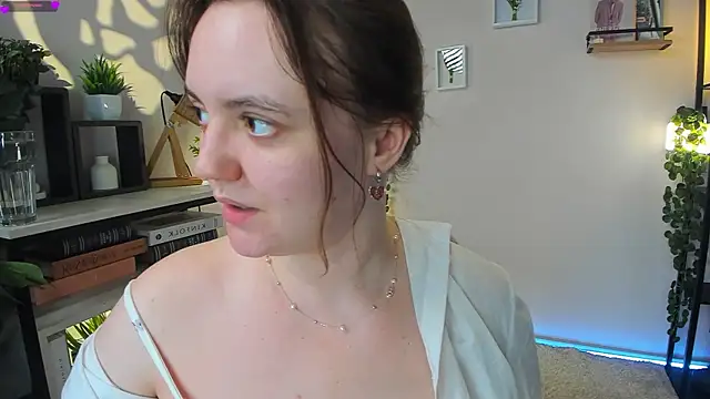 Snapshot of Lella_Ryann_ chatting on May 17, 2026, 10:50 pm Lella Ryann online show from May 17, 2026, 10:50 pm