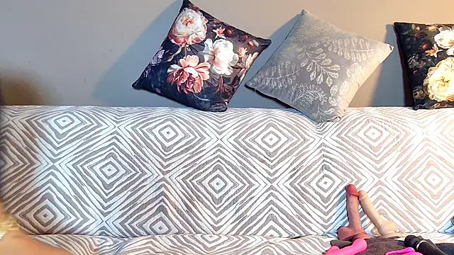 Snapshot of snowpanter chatting on September 15, 2025, 7:52 am snowpanter online show from September 15, 2025, 7:52 am