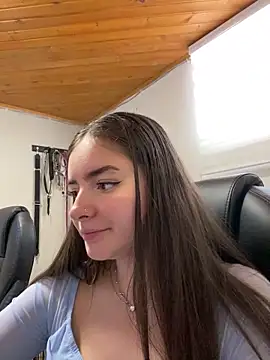 imlindapink online show from March 22, 2025, 5:52 pm