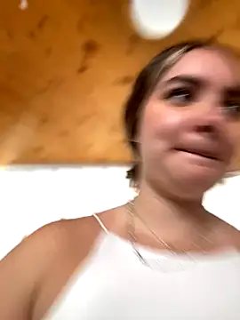 imlindapink online show from October 5, 2025, 5:22 pm