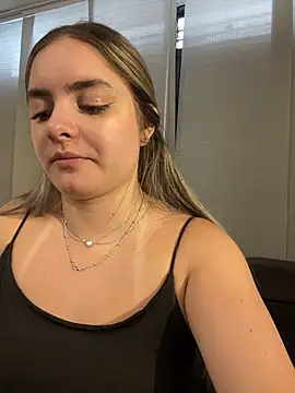 imlindapink online show from October 10, 2025, 3:00 pm