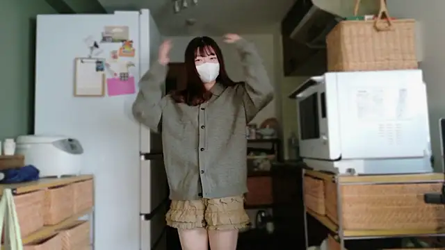 Snapshot of _Yui_ chatting on November 8, 2025, 5:40 am Yui online show from November 8, 2025, 5:40 am