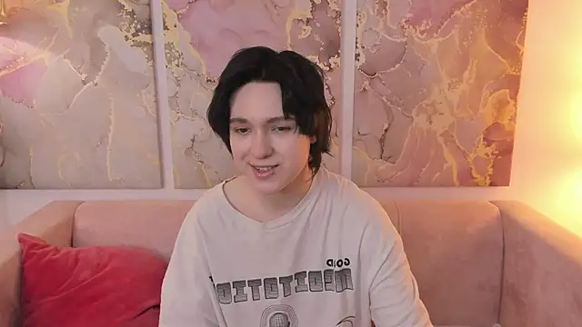 fiamoory online show from March 18, 2025, 4:26 am