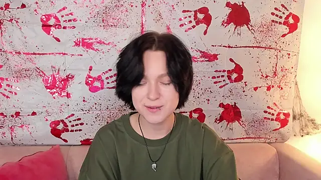 fiamoory online show from October 31, 2025, 8:48 am