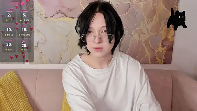 fiamoory online show from March 4, 2026, 1:22 am