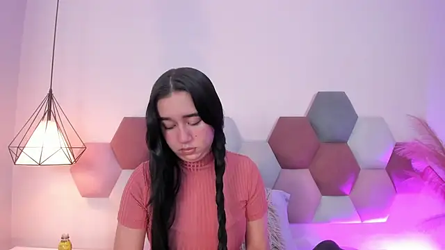 LaraGoldd online show from February 5, 2026, 12:37 am