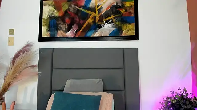 LaraGoldd online show from March 9, 2026, 12:42 pm