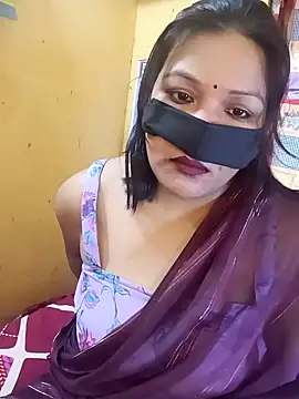 Radhikadavi879 online show from February 18, 2025, 4:37 am