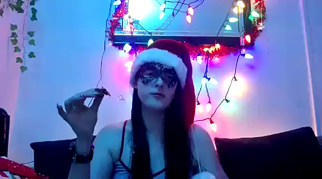 LexiSnowUK online show from December 8, 2024, 11:19 pm