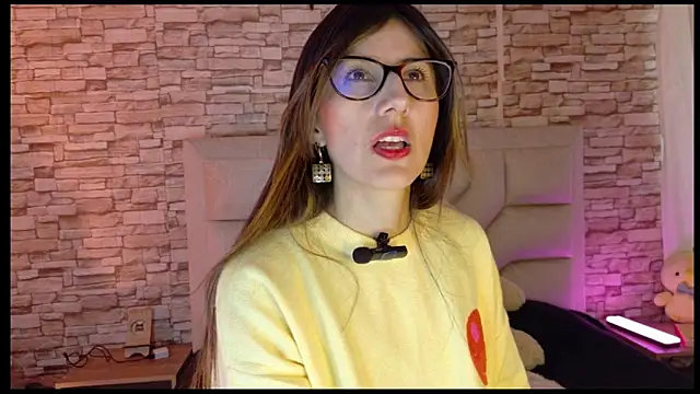  jade white  online show from April 27, 2026, 5:00 pm