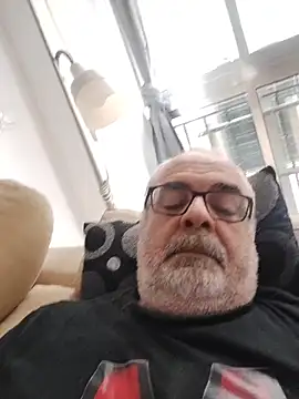 Satiro Sevilla online show from December 4, 2025, 2:48 pm